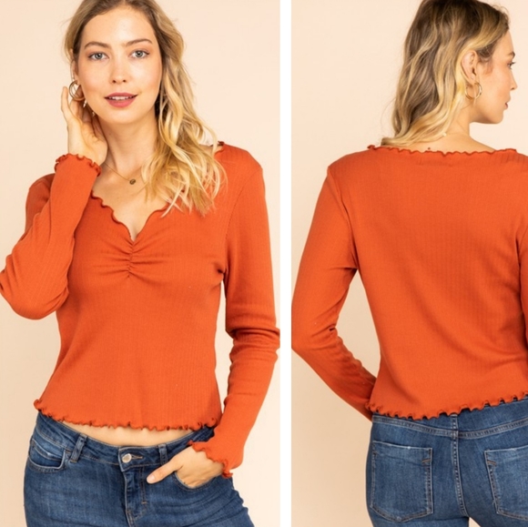 Ribbed knit gathered bust v-neck lettuce hem top - Picture 4 of 9